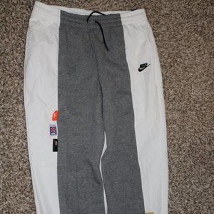 NEW! Nike womens sweatpants